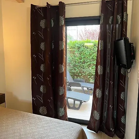 Villa Pleasant Private Located In A Garden Of 8000m2 With Trees Porto-Vecchio (Corsica)