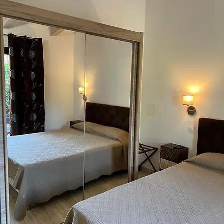 Villa Pleasant Private Located In A Garden Of 8000m2 With Trees