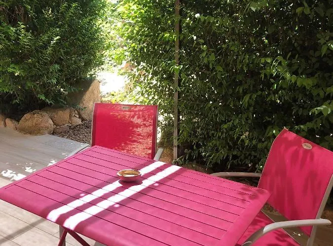Pleasant Private Located In A Garden Of 8000m2 With Trees