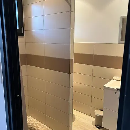 Villa Pleasant Private Located In A Garden Of 8000m2 With Trees