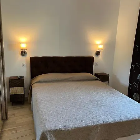 Pleasant Private Located In A Garden Of 8000m2 With Trees Porto Vecchio