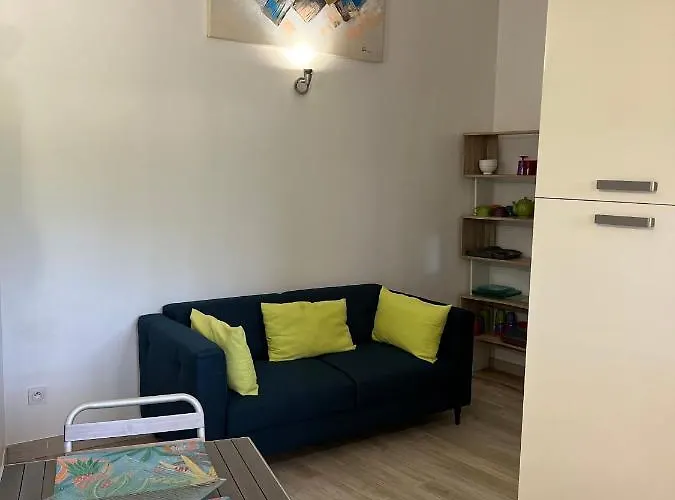 Pleasant Private Located In A Garden Of 8000m2 With Trees *