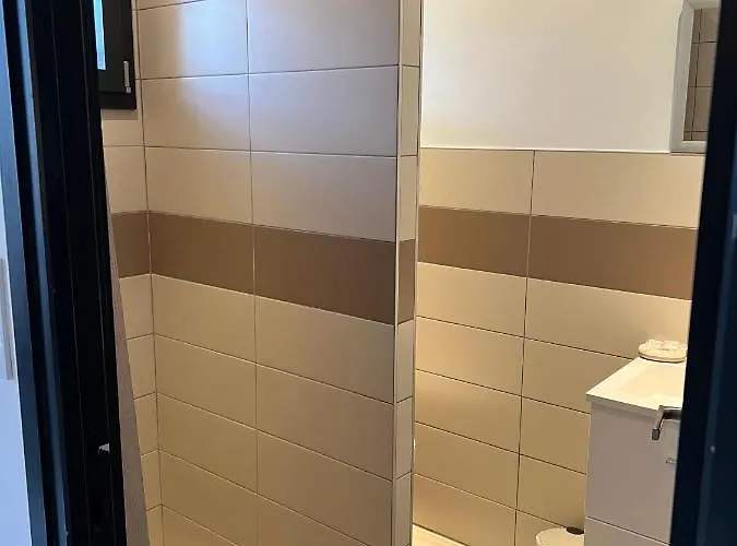 Villa Pleasant Private Located In A Garden Of 8000m2 With Trees