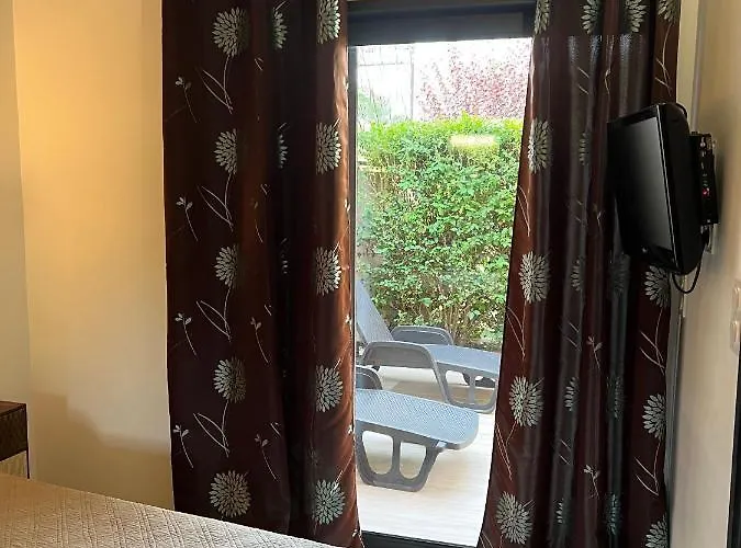 Villa Pleasant Private Located In A Garden Of 8000m2 With Trees Porto-Vecchio (Corsica)